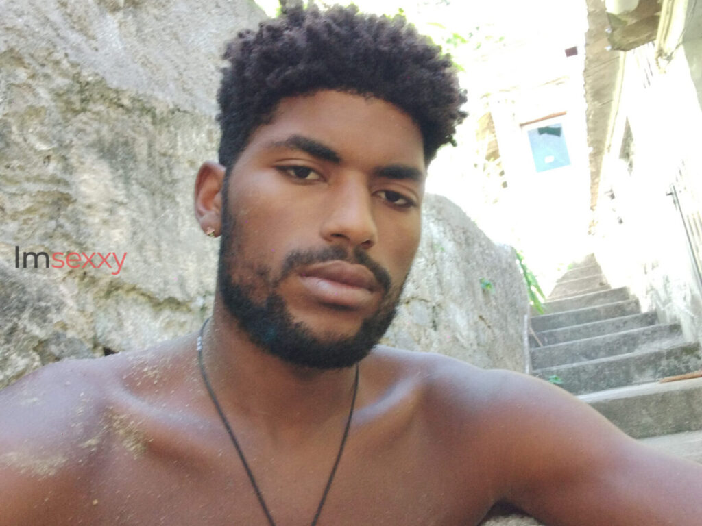 Ivan — 23 anos — Homem em Copacabana, Rio de Janeiro RJ — Foto 3